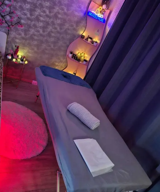 Melani massage